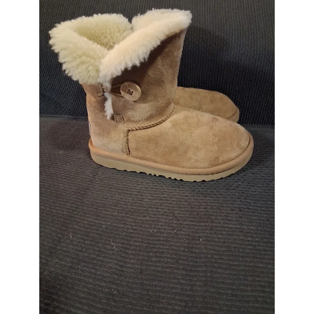 UGG Australia Boots Youth 1‎ Mini Bailey Button II Shearling Winter Bootie Brown